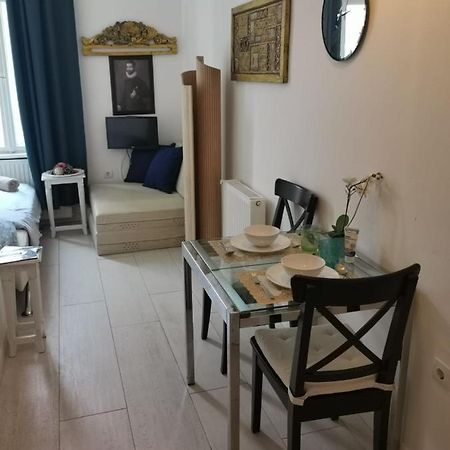 Tiny Apartment In City Center Zagreb Exterior foto